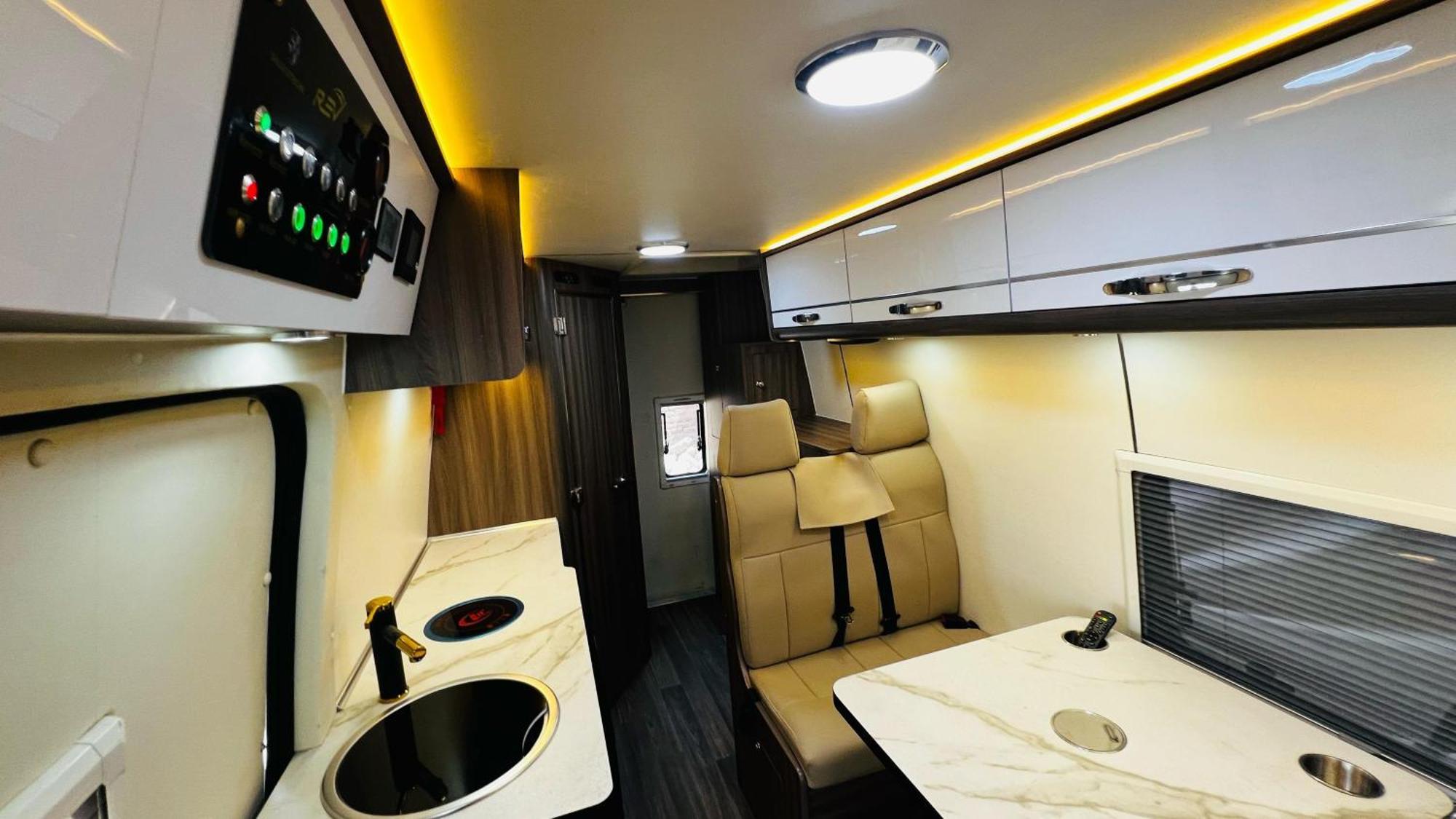 Ford Transit Campervan Hotel Cuzco Exterior photo